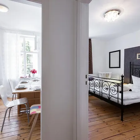 Elegantes 2-zimmer-apartment Im Kiez Von Prenzlauer Berg Apartment Berlin