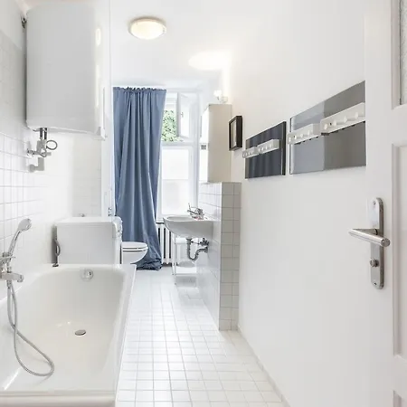 Elegantes 2-zimmer-apartment Im Kiez Von Prenzlauer Berg * Berlin